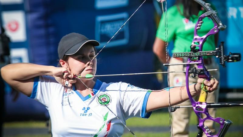 Eleonora Sarti - Italy - Archery - Donaueschingen 2015 Woman targetting with a bow
