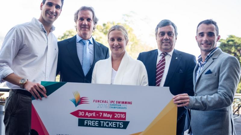 Four men and one woman holding a sign promoting Funchal 2016