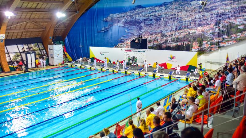 Picture of an indoor 50m swimming pool