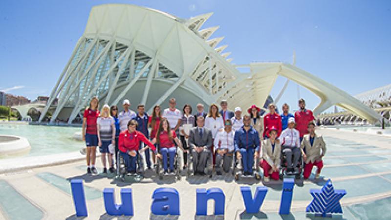 The Spanish Paralympic Committee presented the kit for Rio 2016, designed by the sportswear manufacturer Luanvi.