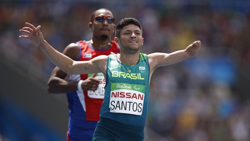 Petrucio Ferreira dos Santos won the gold medal in the T45/46/47 - Men's 100m - Athletics 