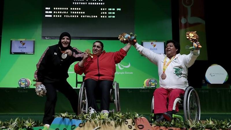  Silver medalist Tharwah Alhajaj, gold medalist Randa Mahmoud and bronze medalist Catalina Diaz Vilchis 