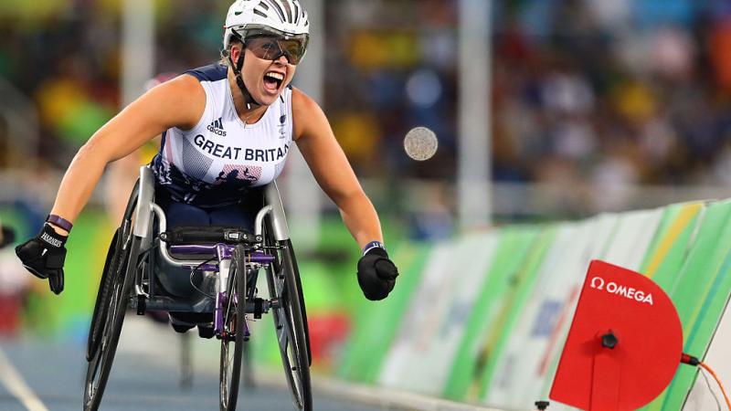 Hannah Cockroft of Great Britain competes in the Women's 800m - T34