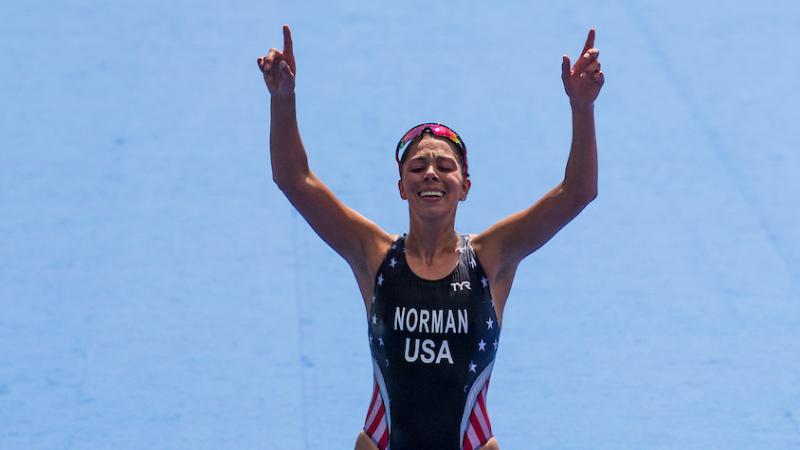 Grace Norman USA wins the Women PT4 Triathlon at Fort Copacabana