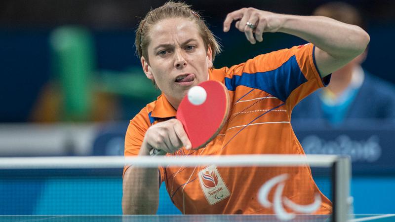 Dutch table tennis player playing the ball