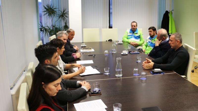 NPC Slovenia and government officials People in a meeting room around the table