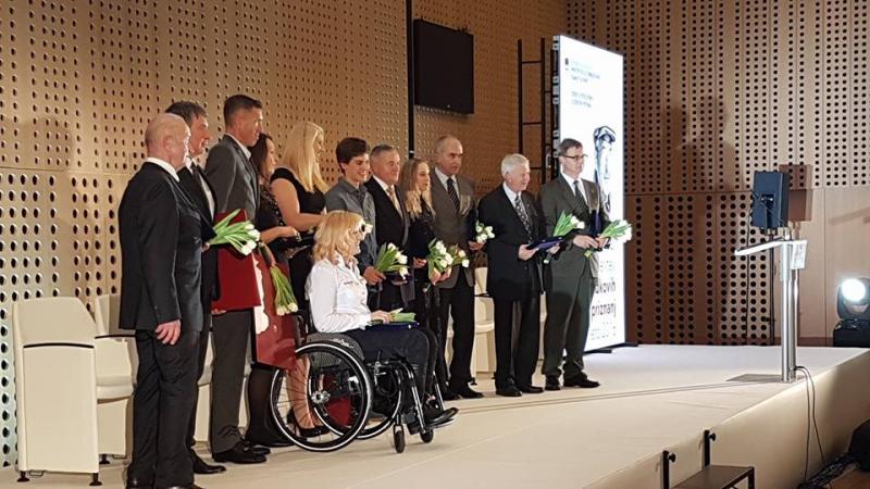 Slovenian Paralympians Veselka Pevec and Dejan Febcic were awarded for their achievements from 2016.