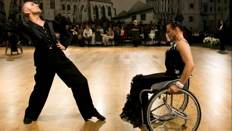 a Para dance sport couple perform