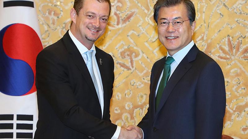 IPC President Andrew Parsons met South Korean President Moon Jae-in ahead of PyeongChang 2018.