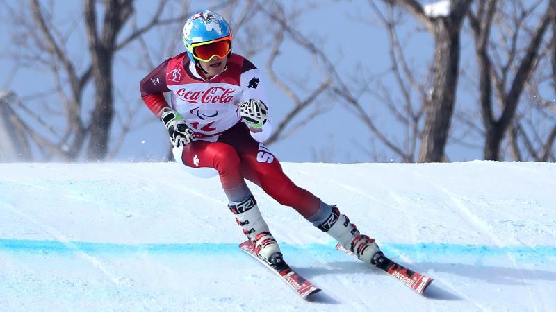 a male Para alpine skier 