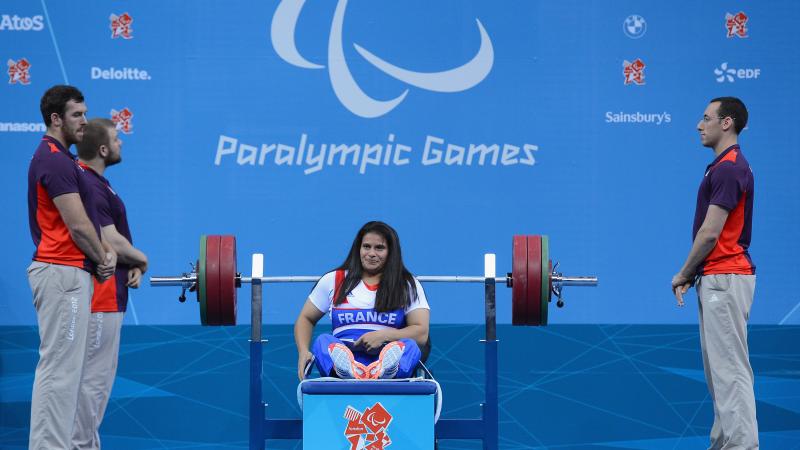 a female powerlifter