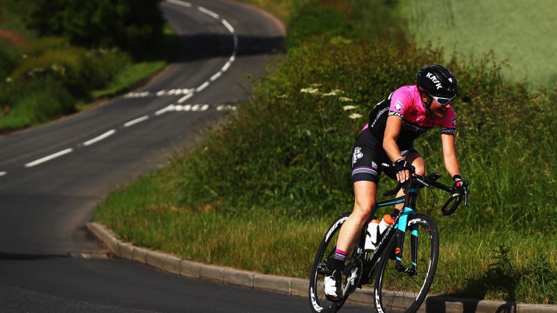 Great Britain's Sarah Storey claimed her 30th world title months after giving birth to her second child.