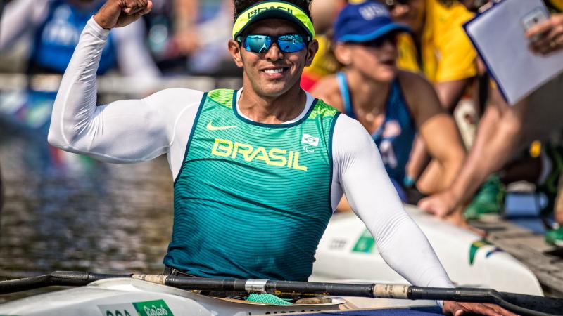 male Para canoeist Luis Carlos Cardoso 