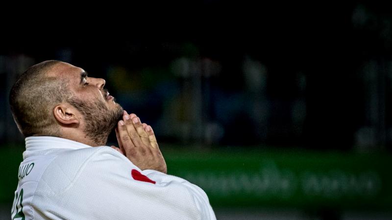 Judoka Willians Araujo looking up