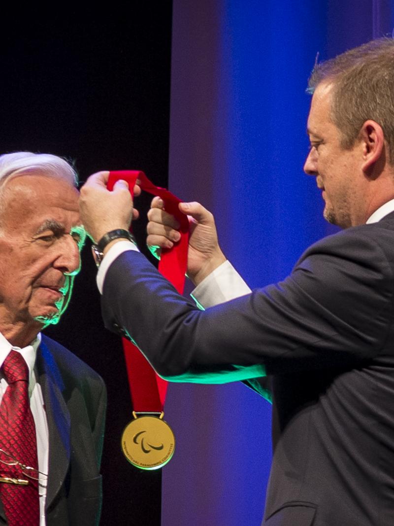 Bassam Qasrawi receives Paralympic Order from IPC President Andrew Parons