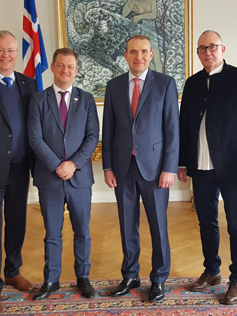Andrew Parsons with Icelandic authorities
