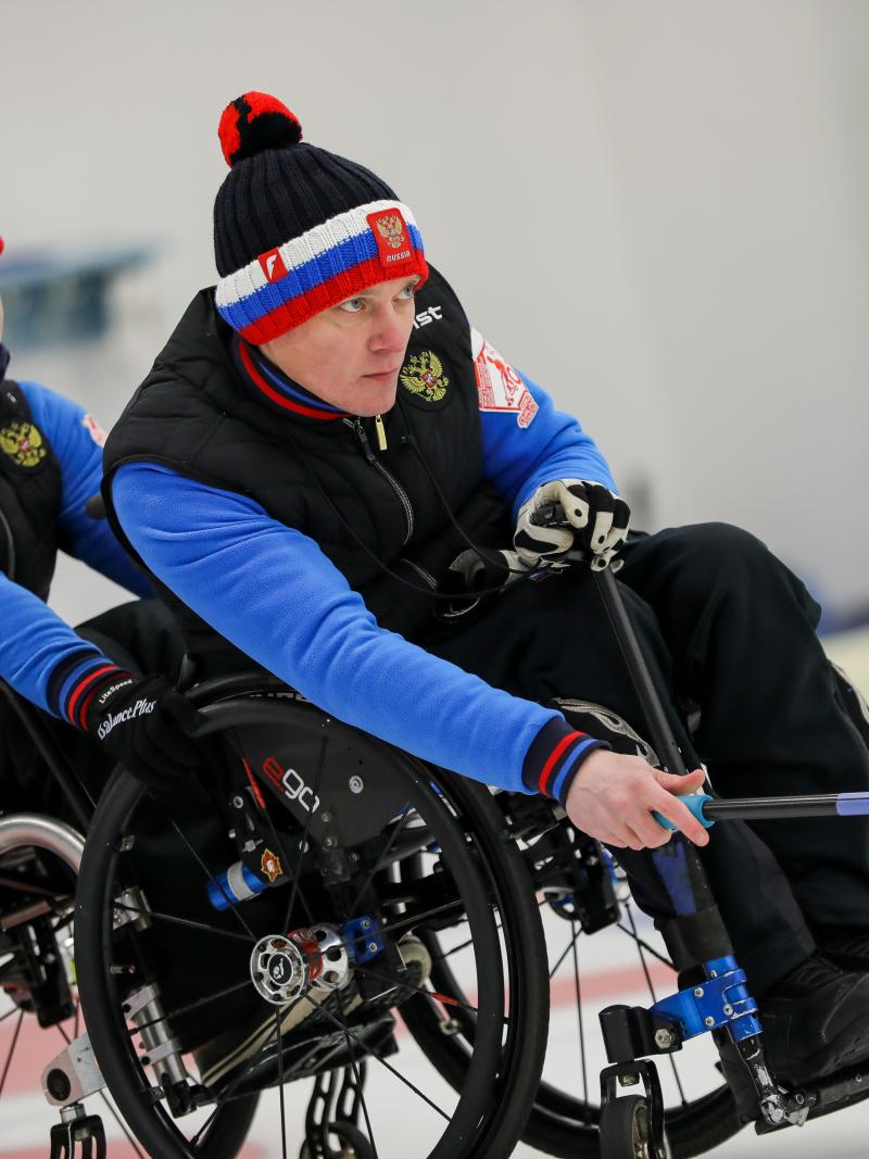 Konstantin Kurokhtin and Daria Shchukina during a wheelchair curling game