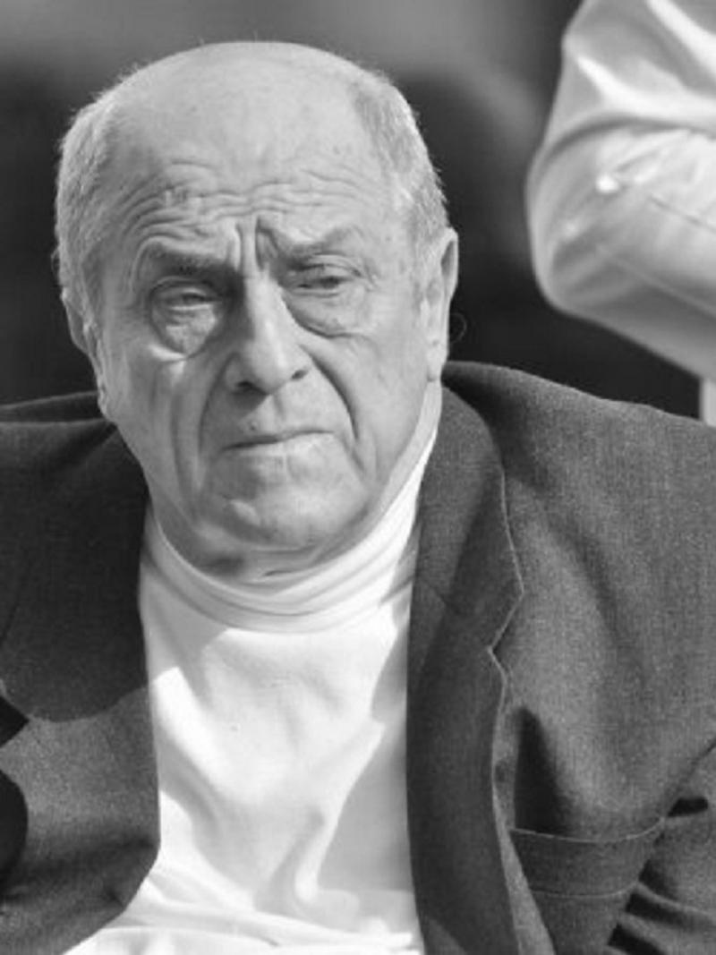 Dr András Fejes