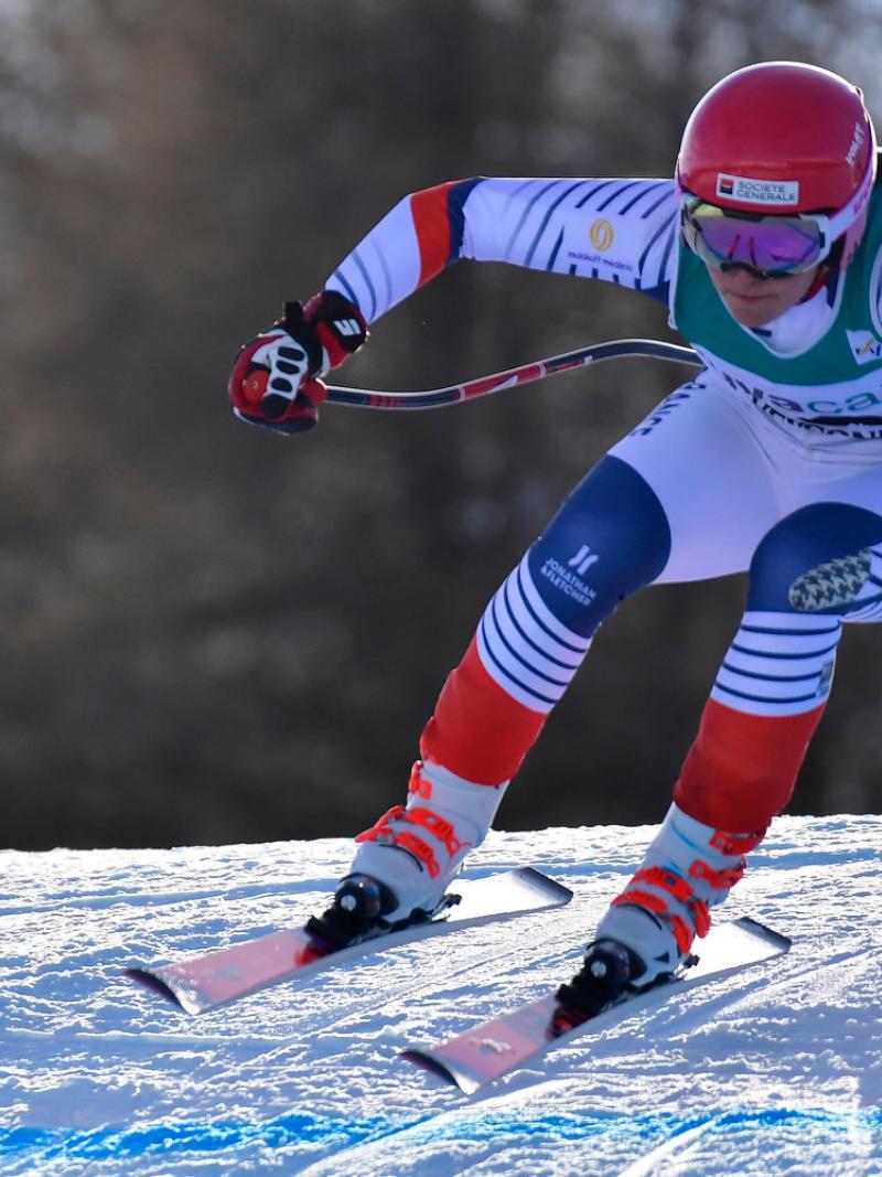 An armless female alpine skier competing