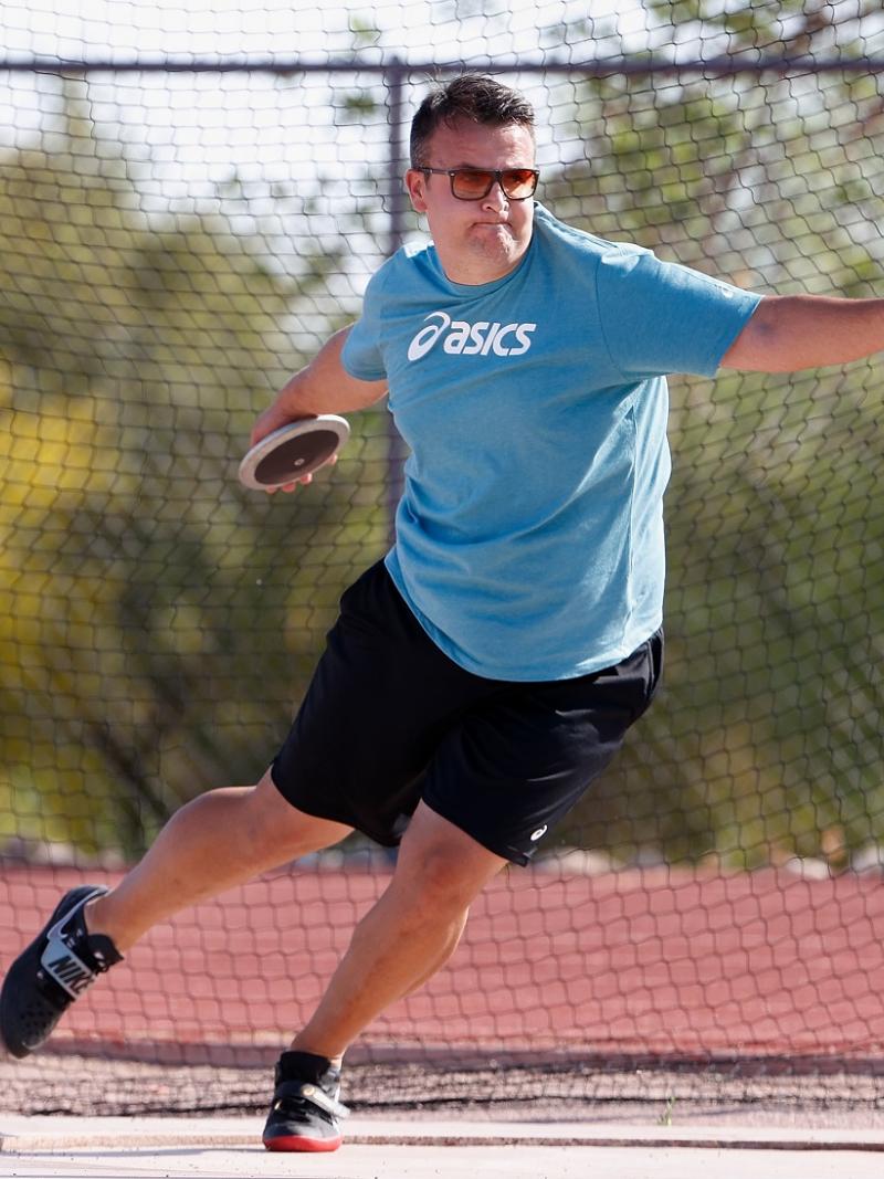 Refugee Para athlete Shahrad Nasajpour about to throw the discus