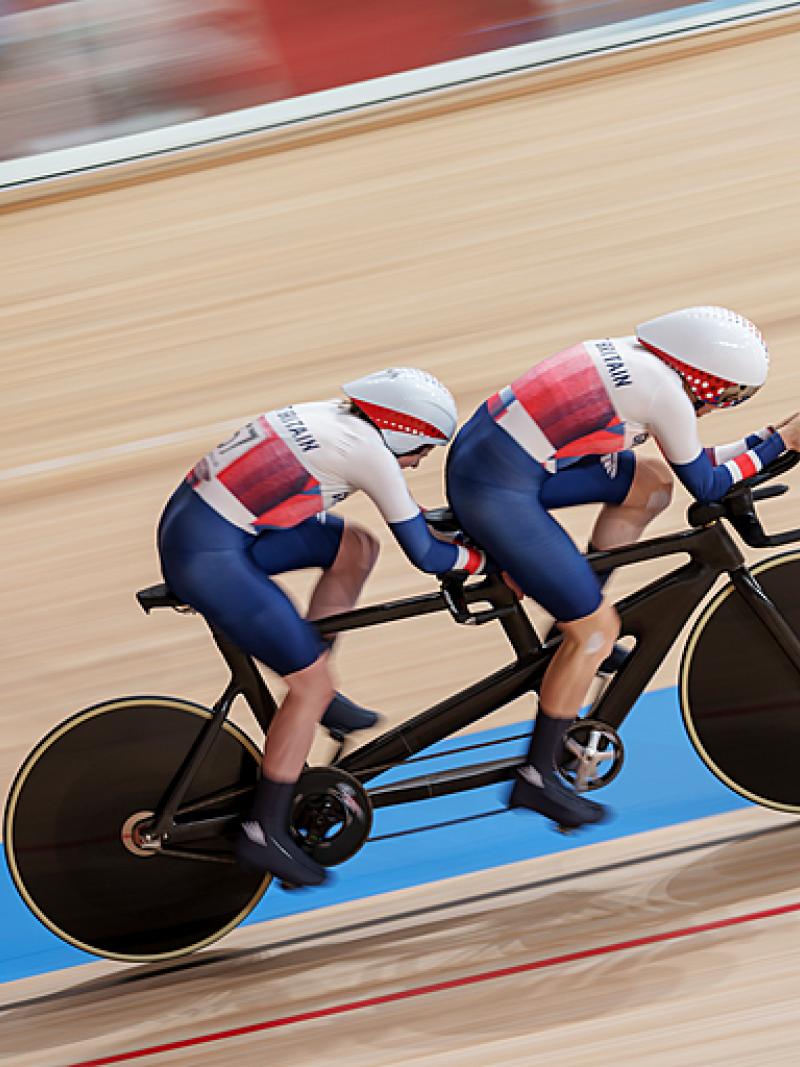 Lora Fachie -with pilot Corrine Hall- competing in the women's 1,000m time trial B at the Izu Velodrome