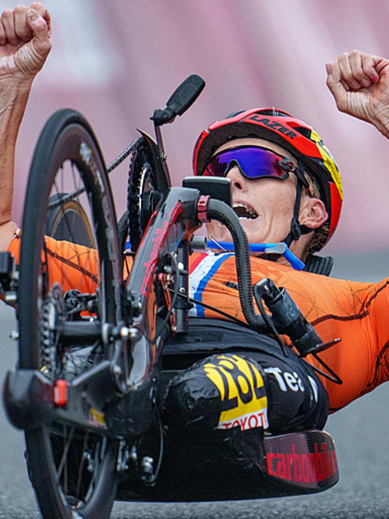 Dutch female handcyclist celebrates