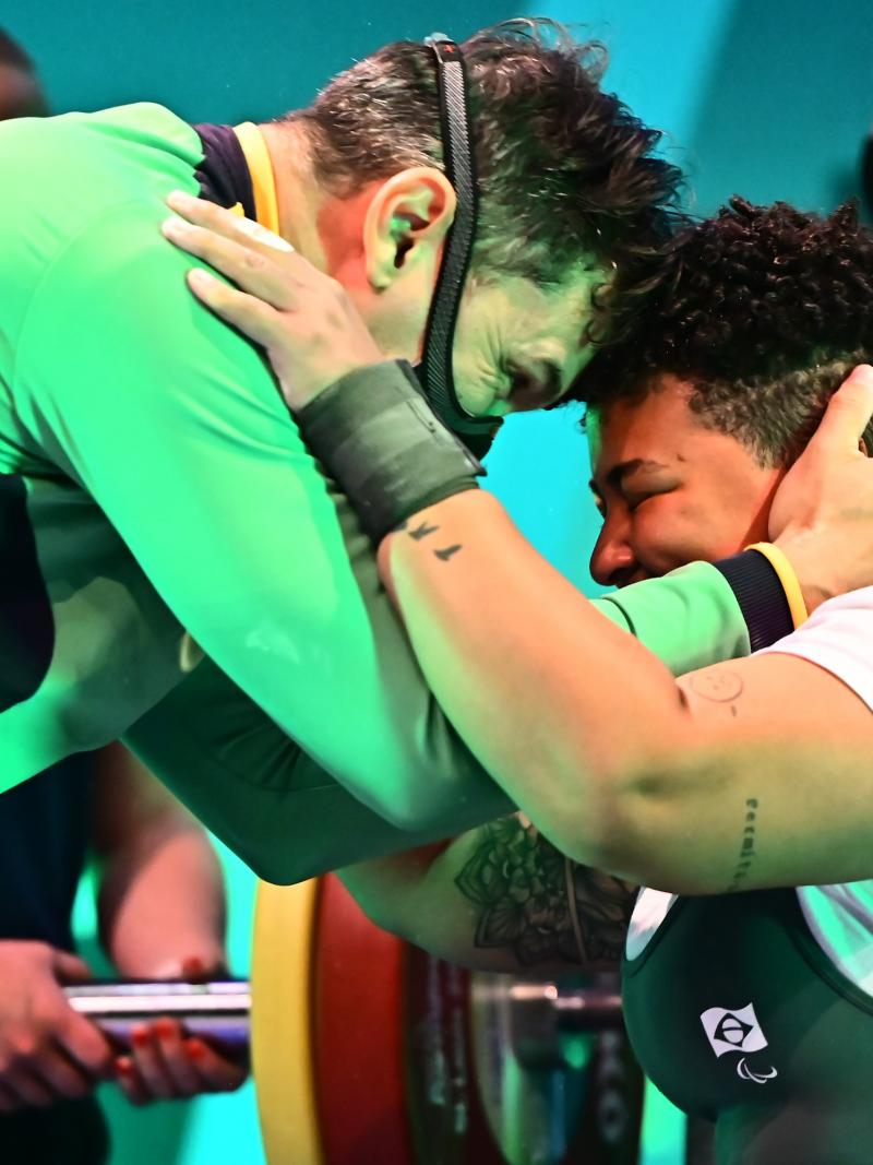 Brazil's Caroline Fernandes Alves celebrates her win at St. Louis 2022. 