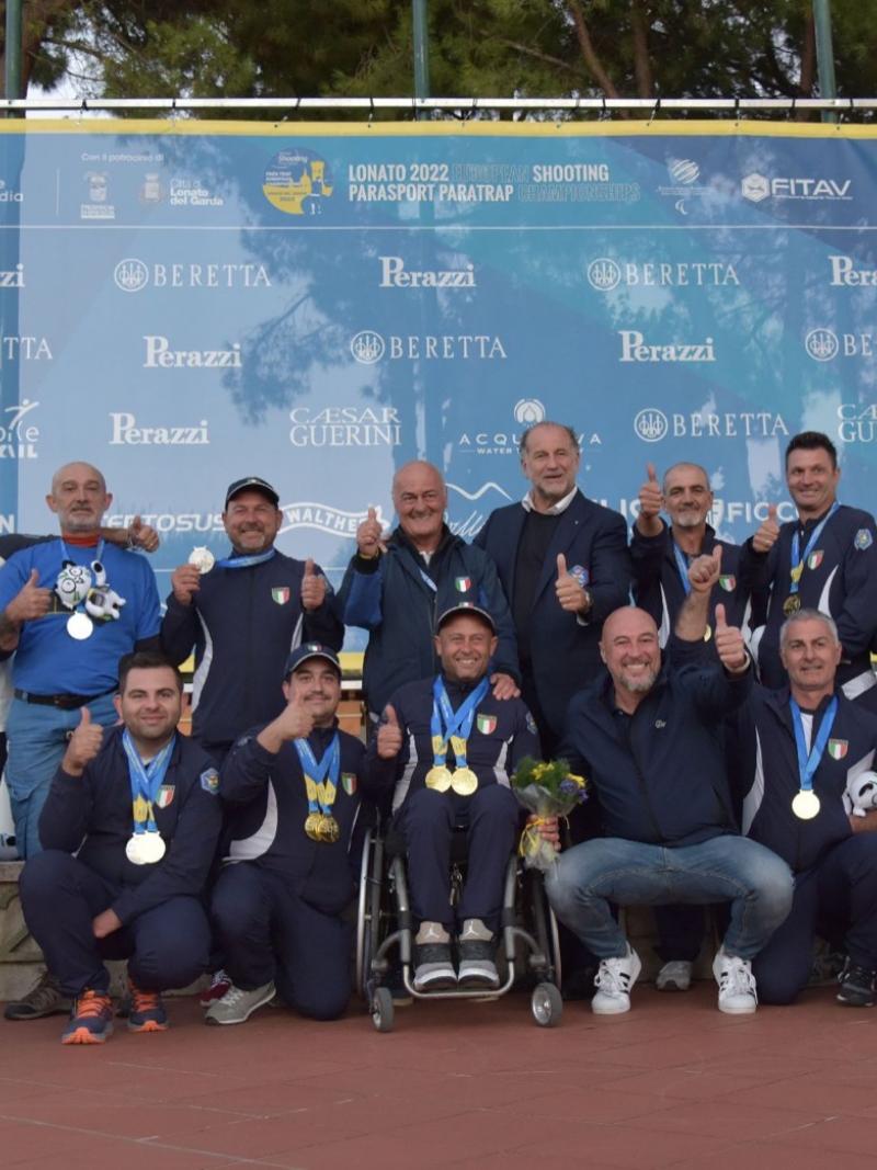 Medallists at the Lonato 2022 give a thumbs up to the organisers on a successful first ever Para Trap European Championships. 