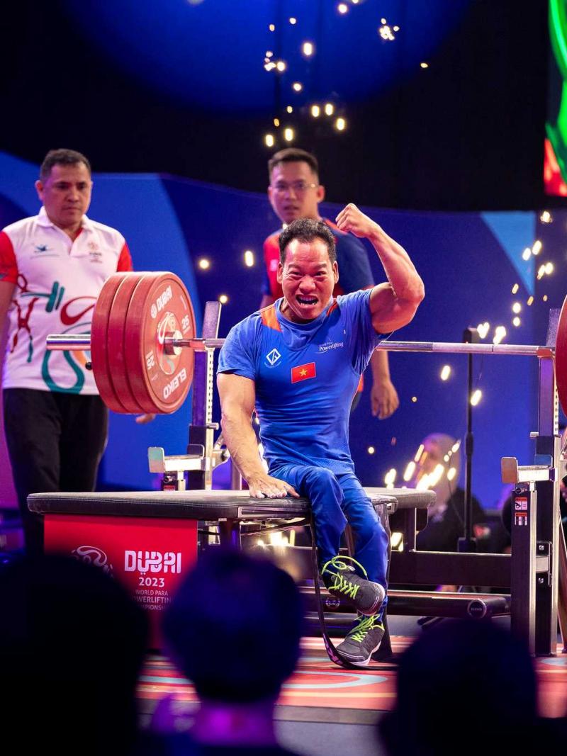 A powerlifter celebrates his win 