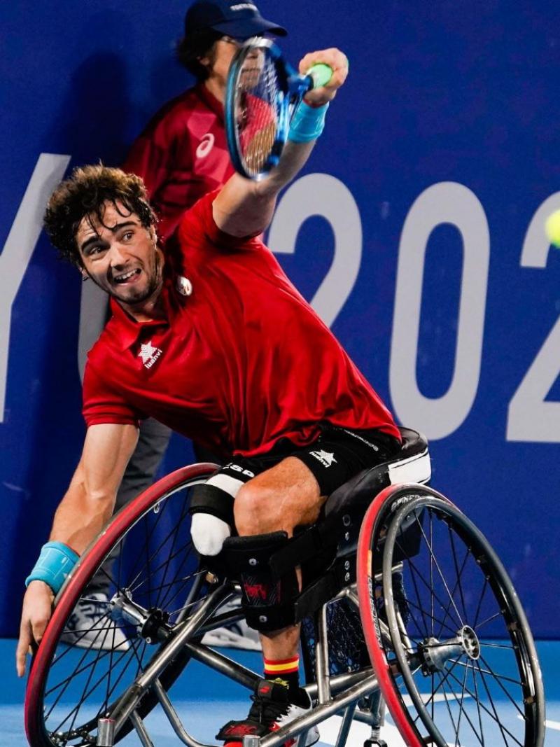 wheelchair tennis player Daniel Caverzaschi