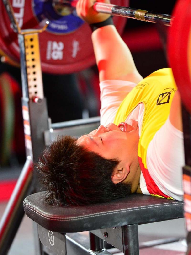 A powerlifter in actipn