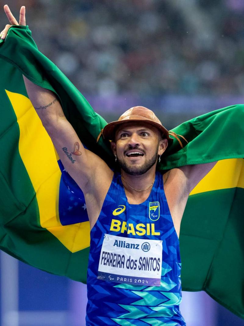 An athlete celebrate his win