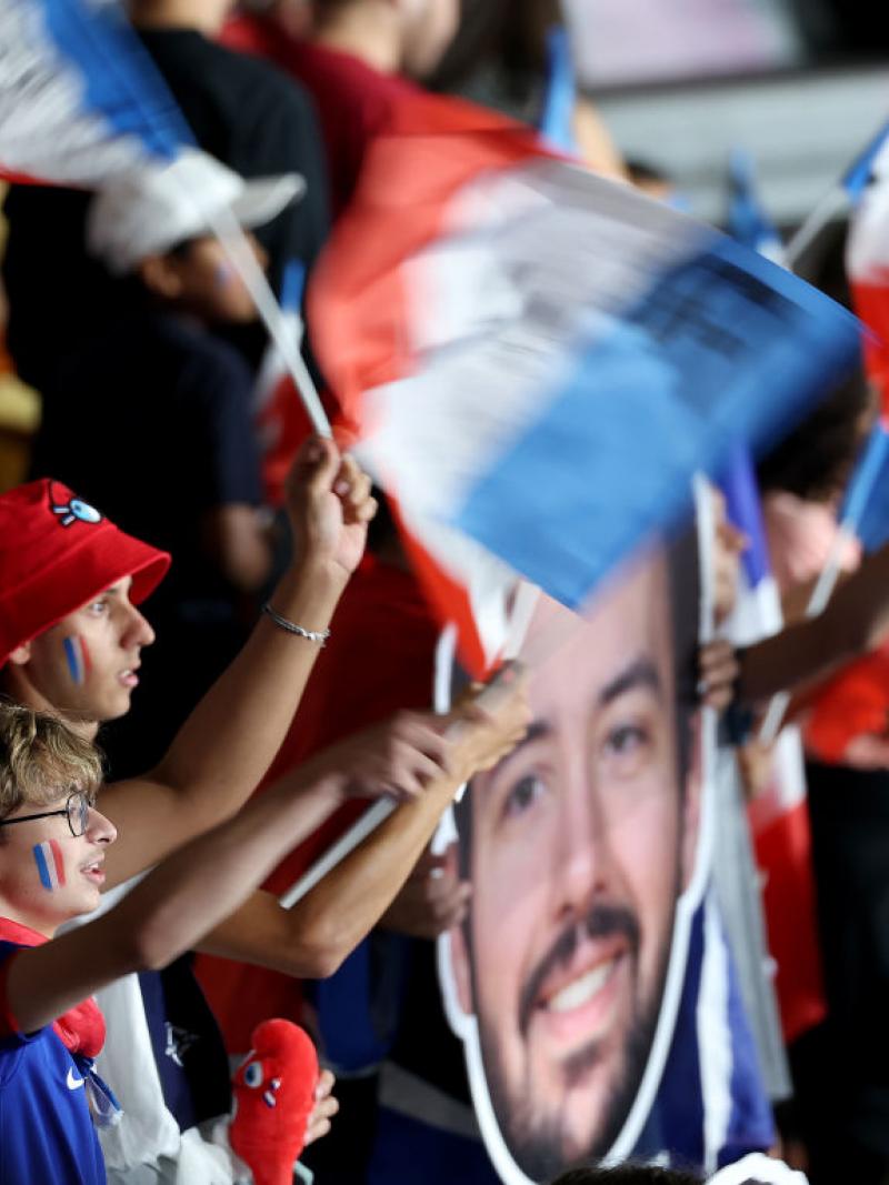 French fans wave flags