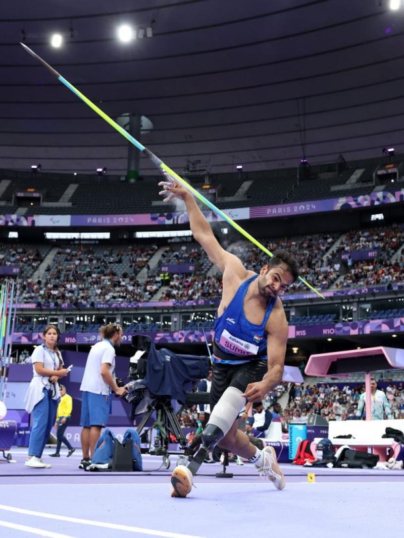 A male javelin thrower with a prosthetic leg competing at Paris 2024 Paralympics