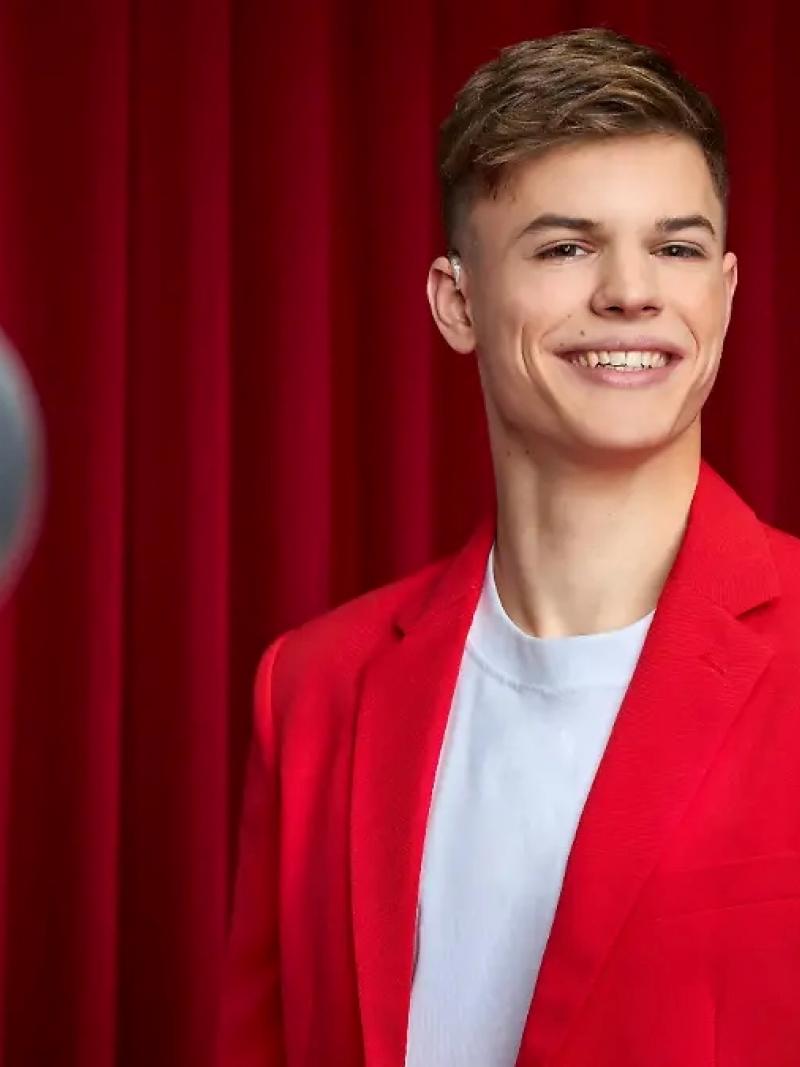 German swimmer Taliso Engel on German TV show Let's Dance
