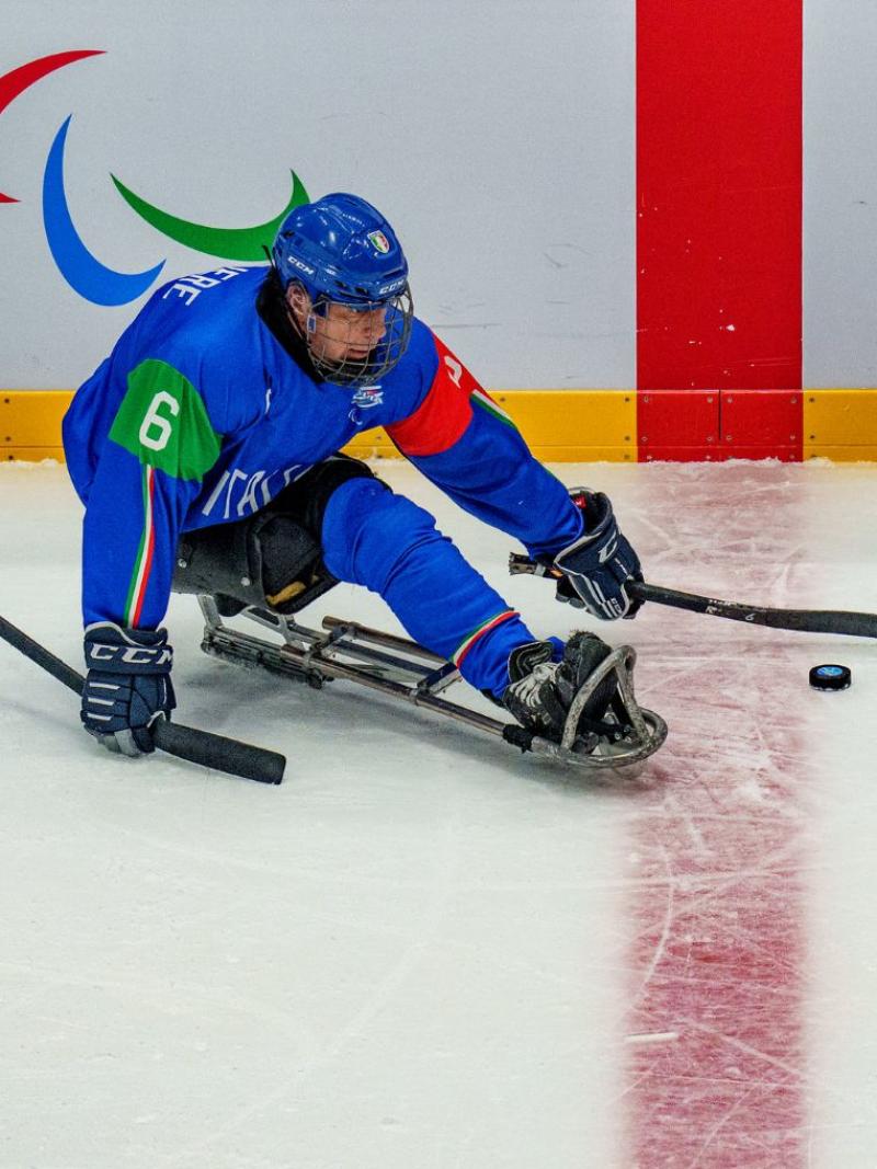 An Italian Para ice hockey player on the ice