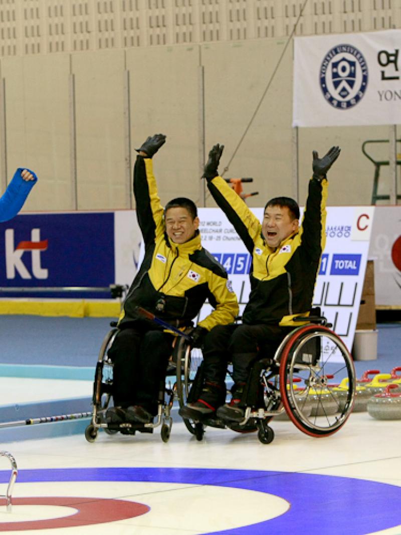 Wheelchair Curling Worlds - Team Korea celebrating