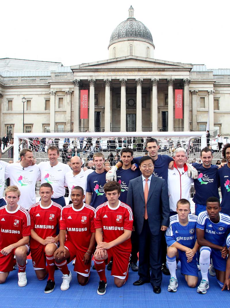 A group picture of soccer player