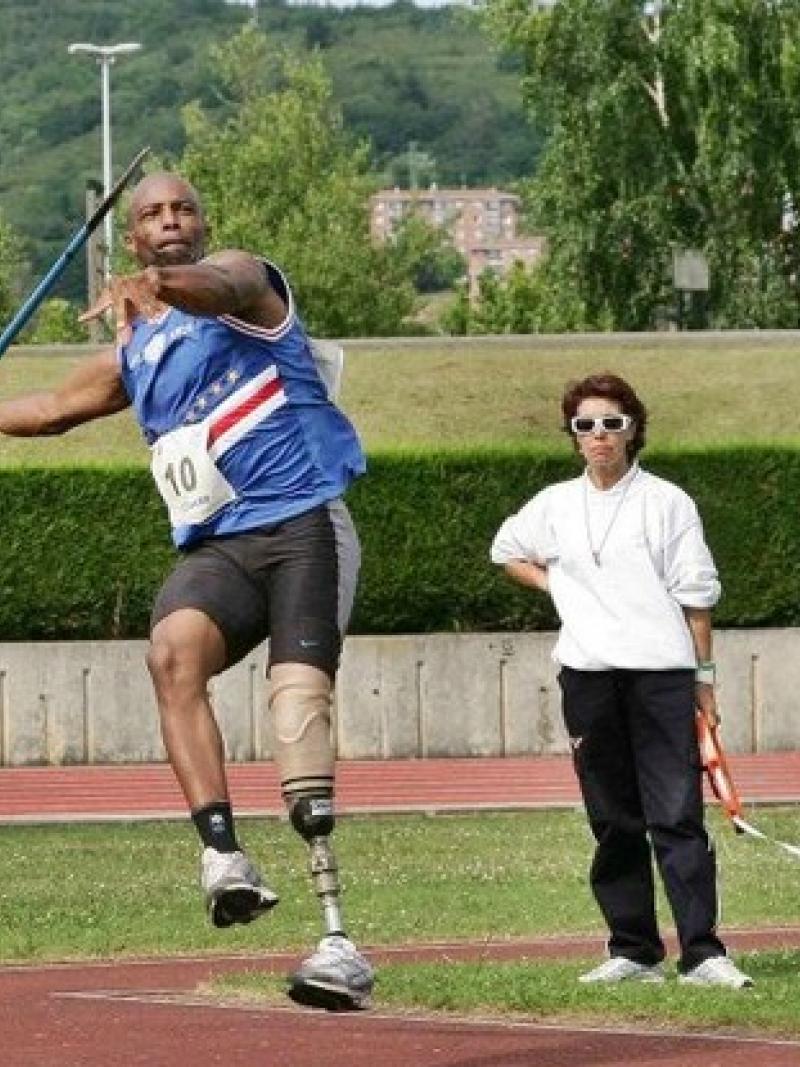 A picture of a man throwing a javelin