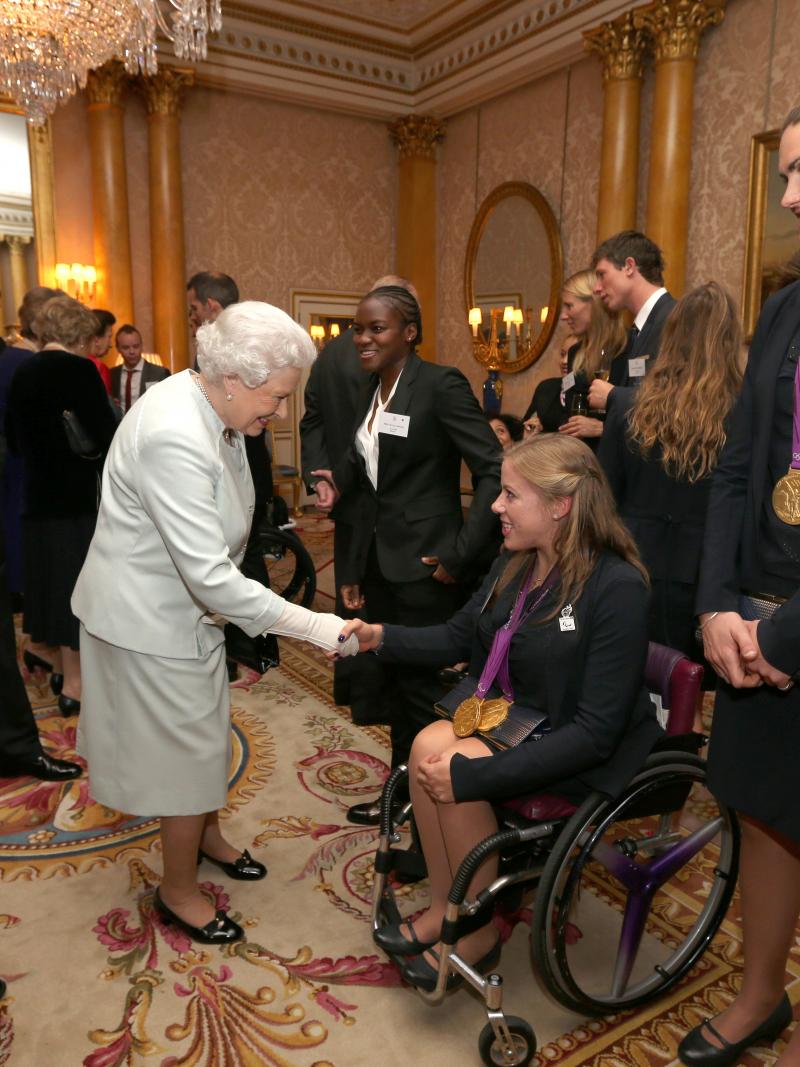 Hannah Cockroft meets Queen Elizabeth