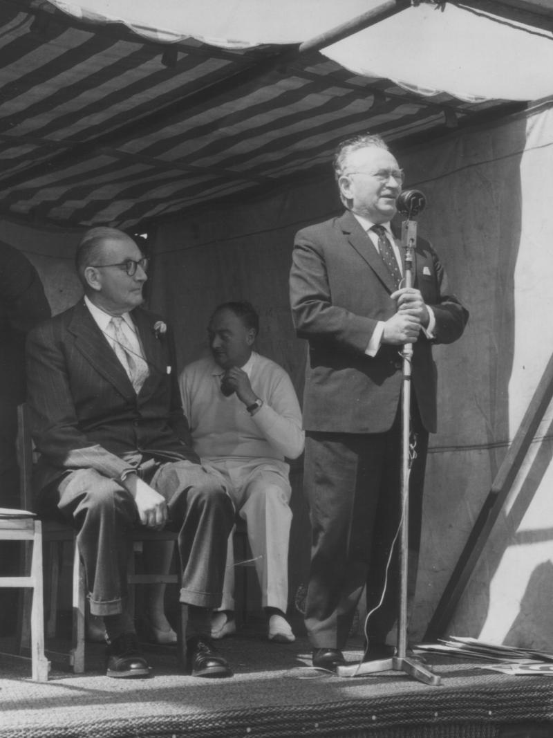 A picture of a man talking