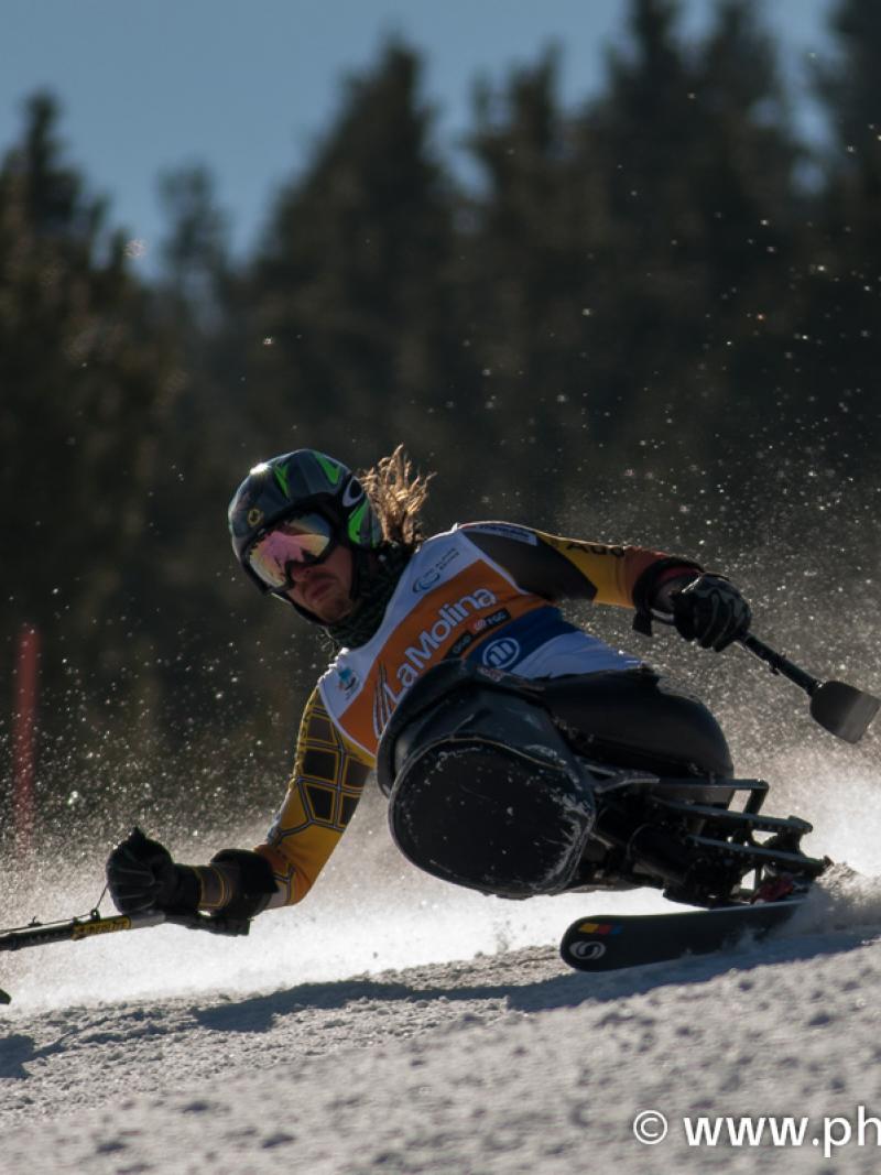 Josh Dueck sit-skiing