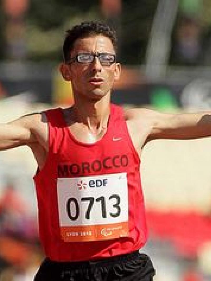 Chentouf winning the  men's 10,000m T12