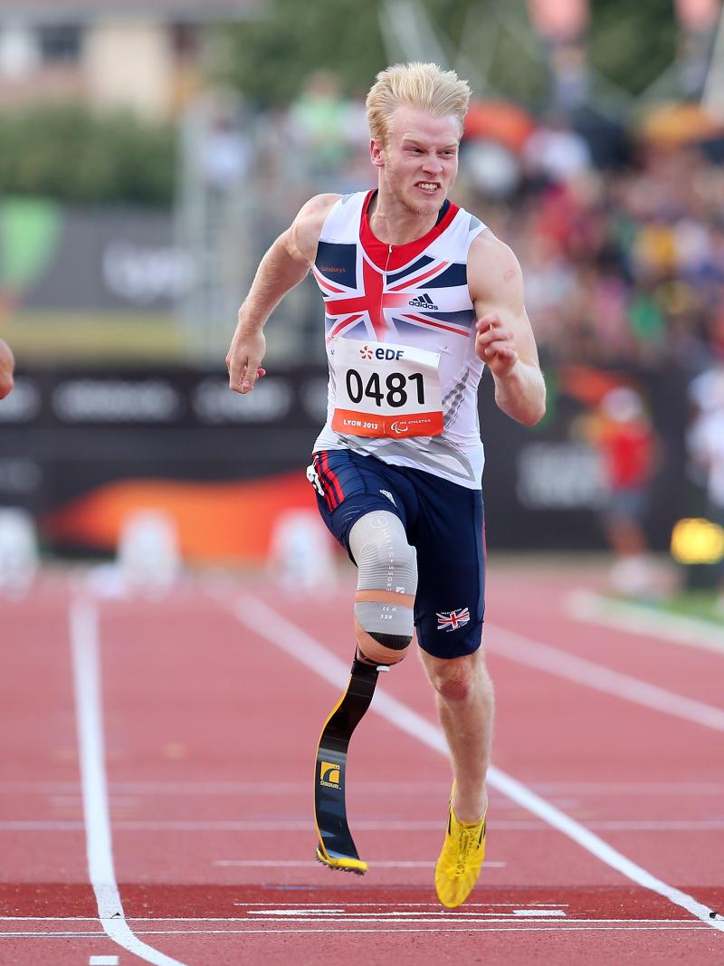 Jonnie Peacock winning the men's 100m T44