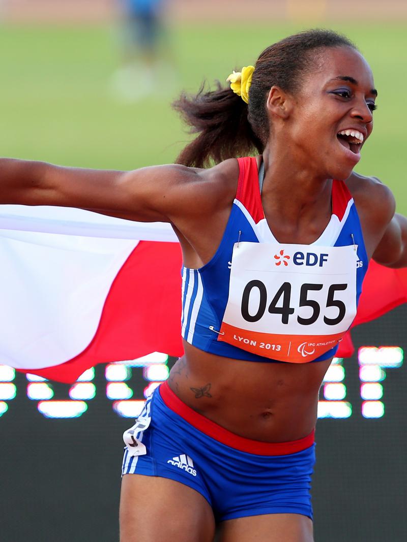 Mandy Francois-Elie winning the 100m T37 in Lyon 2013