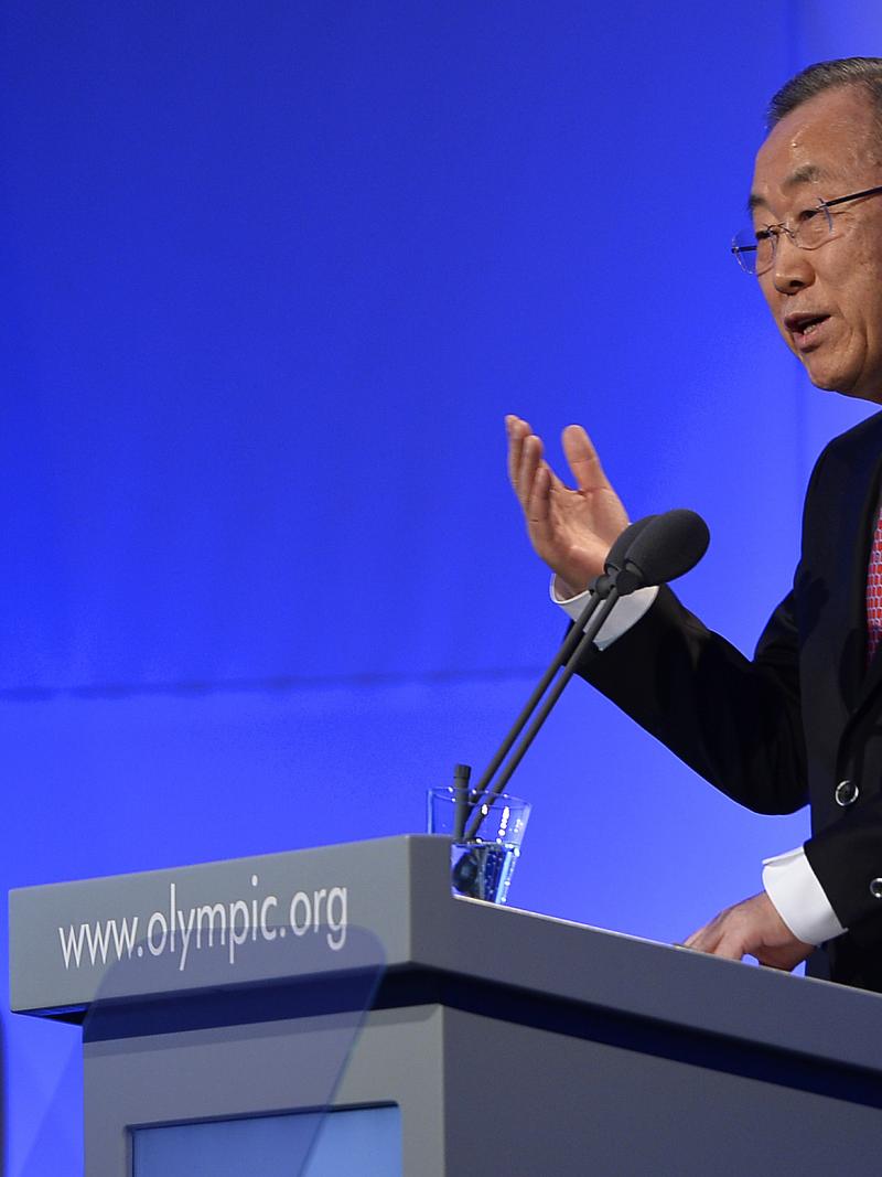 Bank Ki-moon stood behind a podium addressing the IOC session.