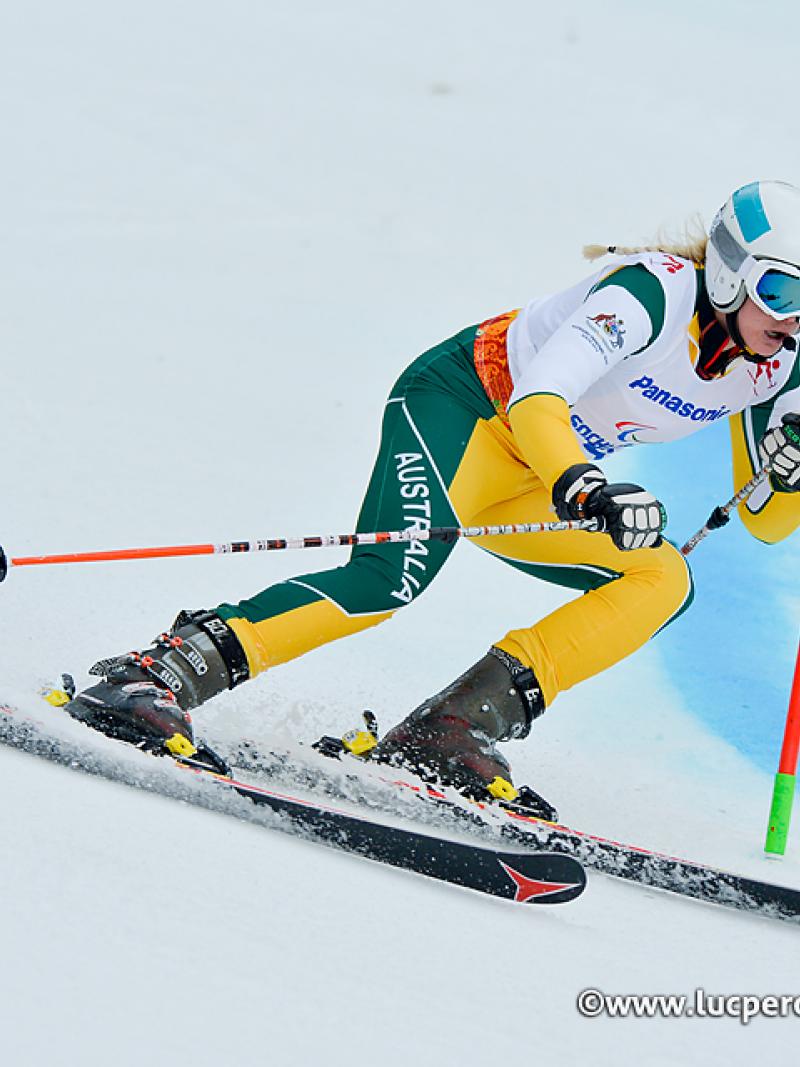 Jessica Gallagher, Australia edges show as she carves the corner into thrid place.