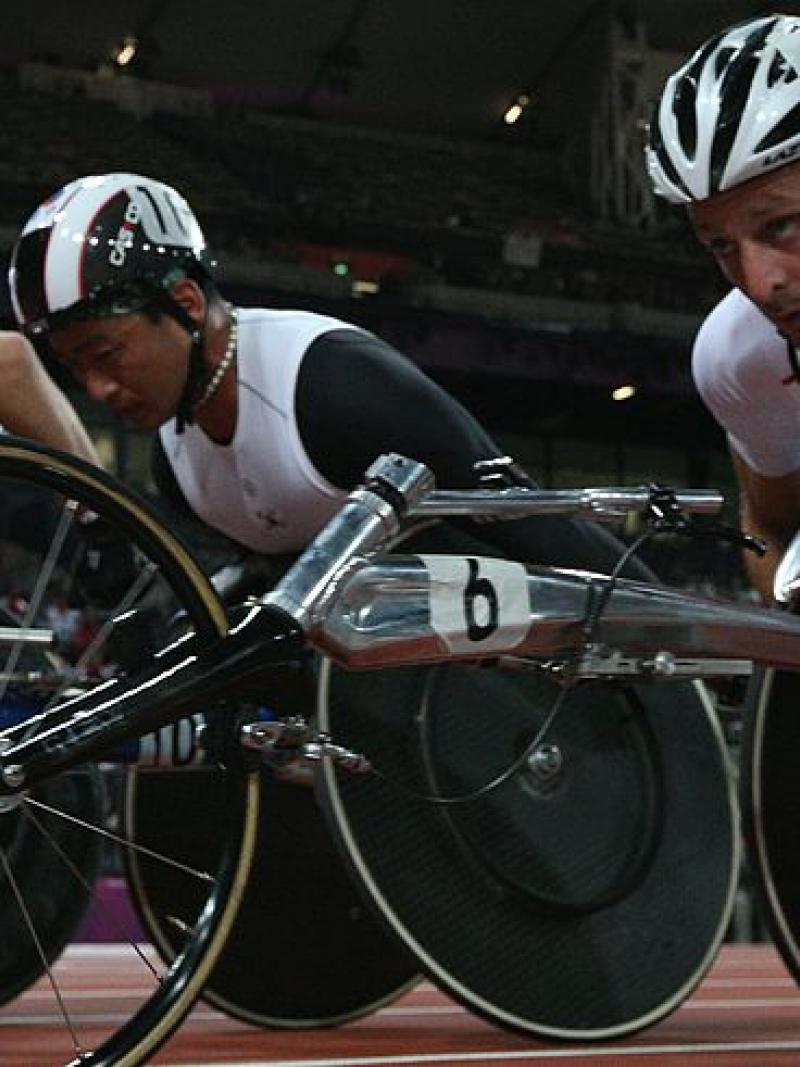 Julien CASOLI, France side by side against his opponents