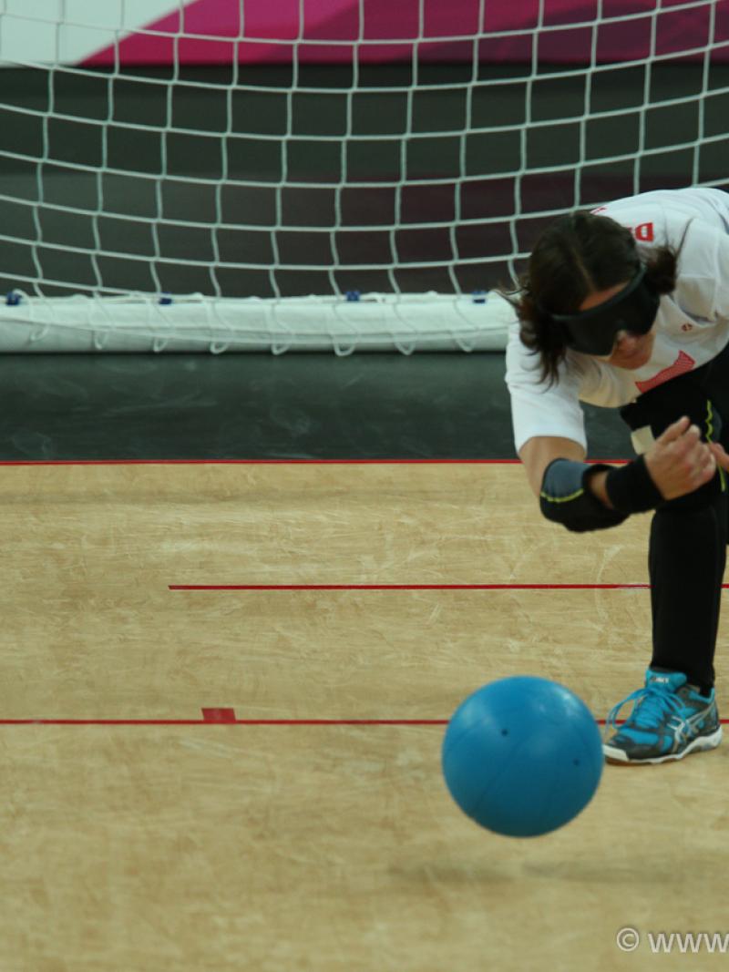 Karina JORGENSEN, Denmark releases the ball