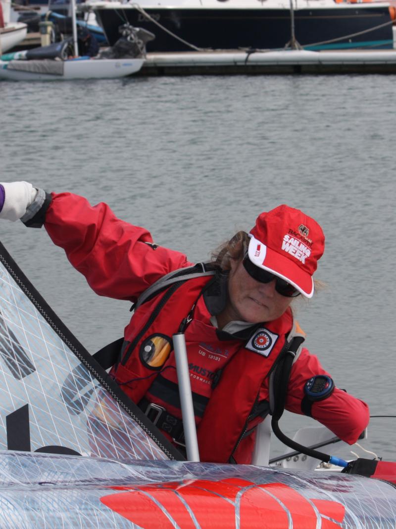 Women preparing a boat